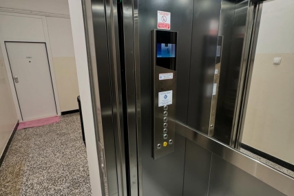 Ugradnja novog dizala koje spaja moderan dizajn i vrhunsku funkcionalnost u Slavonskoj 3 u Splitu